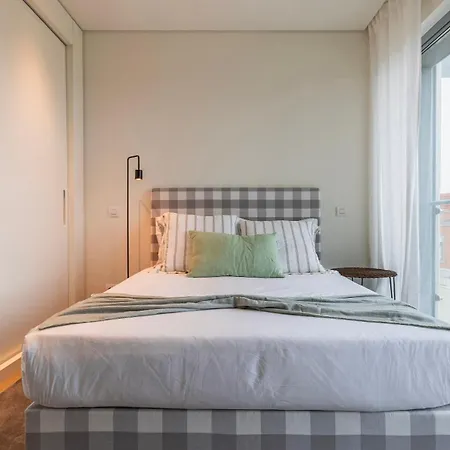 Upscale Riverside By Lovelystay