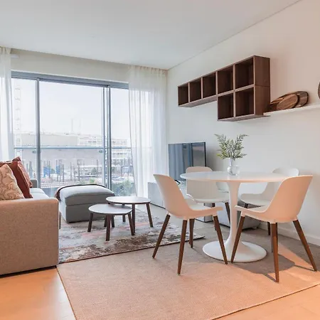 Upscale Riverside By Lovelystay Apartment *
